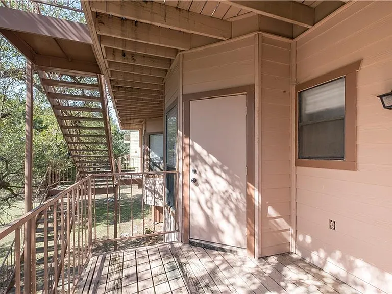 5305 Indio Cv #B — Photo 16