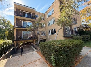 4735 Grove St APT 102, Skokie, IL 60076
