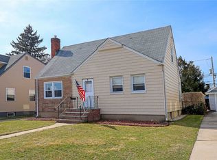36 Aster Ave, Merrick, NY 11566