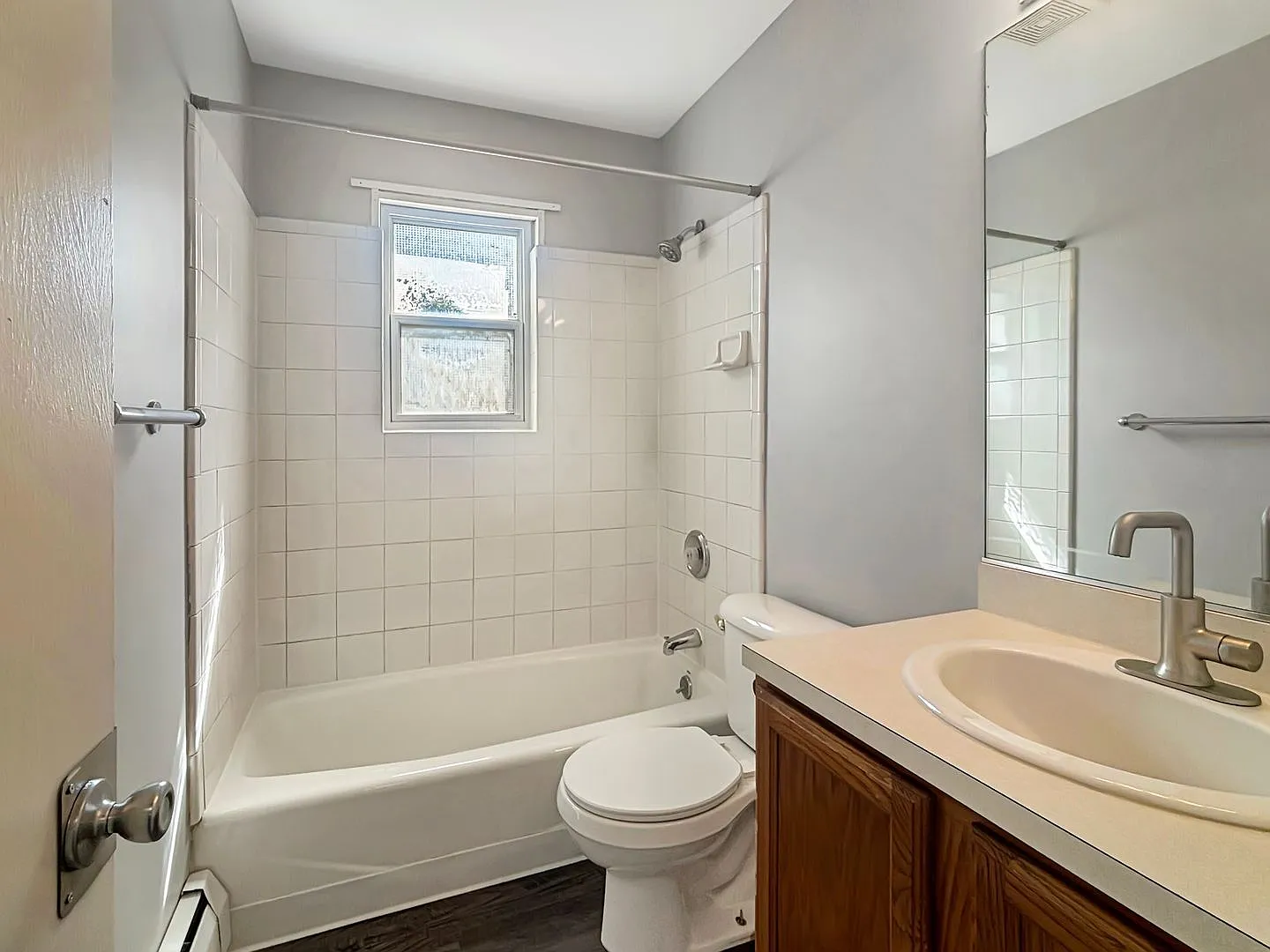 2 bed, 1.0 bath, 700 sqft, $1,295 — Photo 3