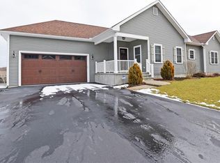 5 Deer Run Rd, Bristol, RI 02809