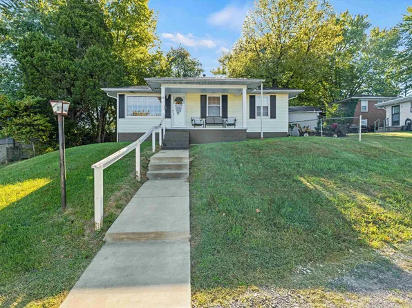 26 Maple St, Henderson, KY 42420