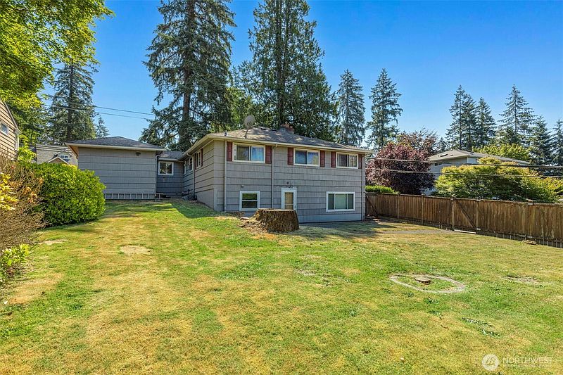 4th image of 19005 104th Avenue NE