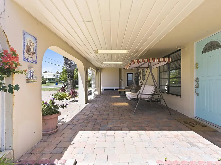 8455 SE Palm St — Photo 8
