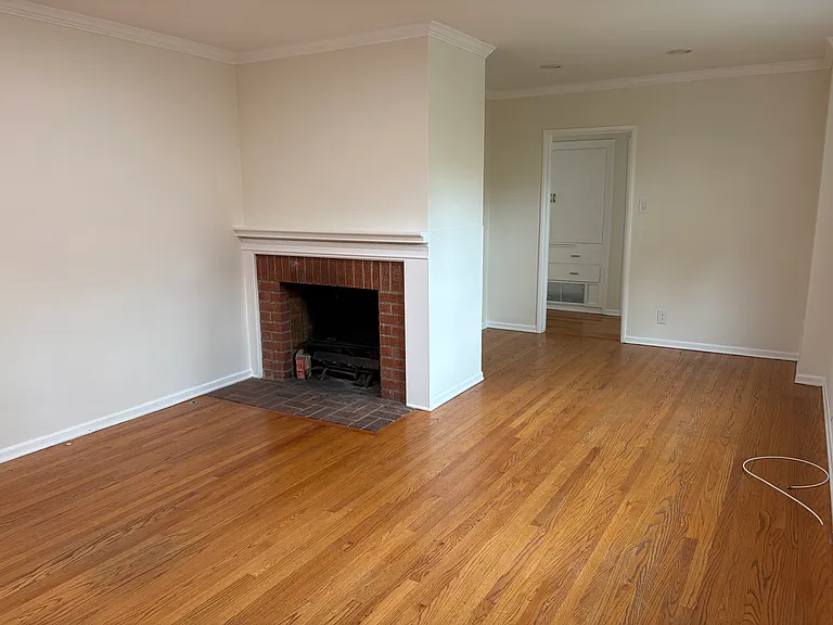 1249 Devon Ave — Photo 9
