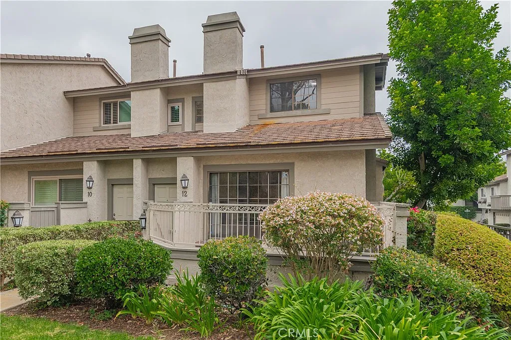 2 bed, 2.5 bath, 1412 sqft, $4,000 — Photo 4