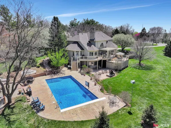5100 Bridle Ln, Lincoln, NE 68516