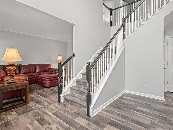 5th image of 6729 English Garden Way
