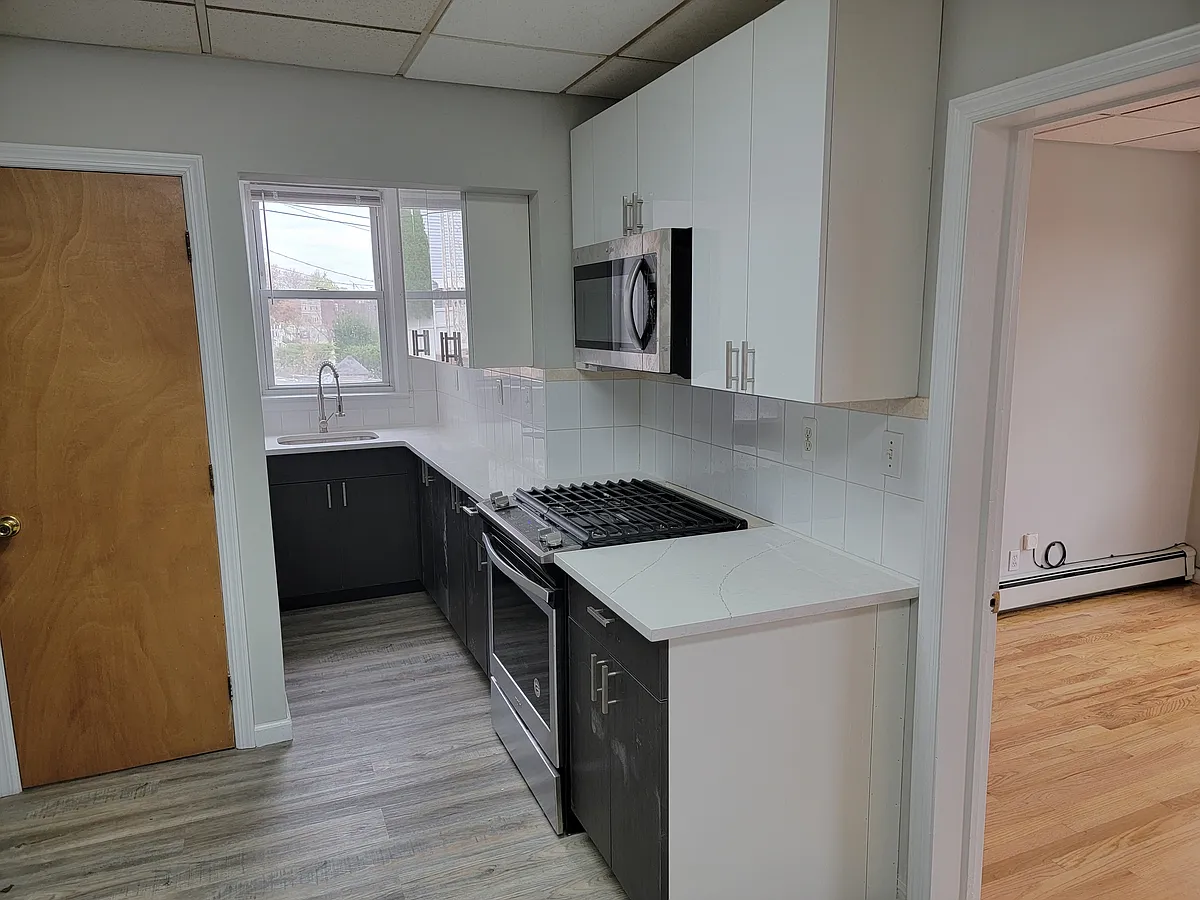 Building Photo - 165 Corabelle Ave #2
