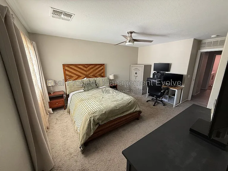 7105 S 251st Dr — Photo 7