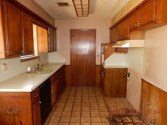 5th image of 301 E Mohr Ln