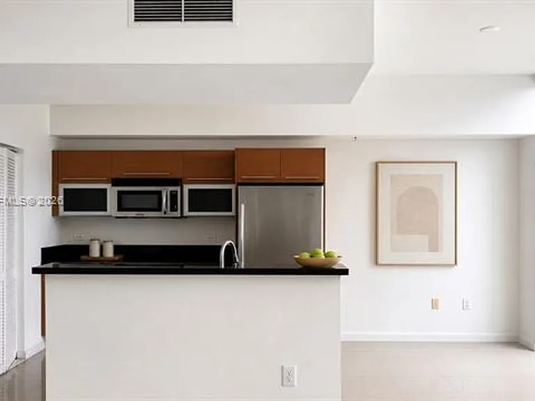 253 NE 2nd St #CU-802 — Photo 5
