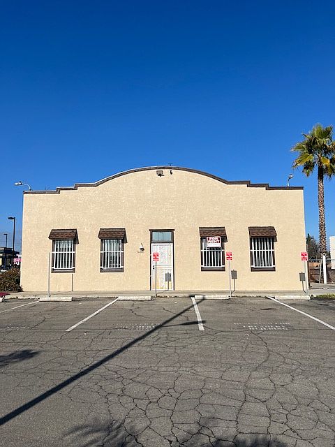 1st image of 530 W Lacey Blvd