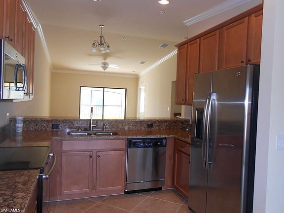 4th image of 9836 Venezia Cir Unit 925