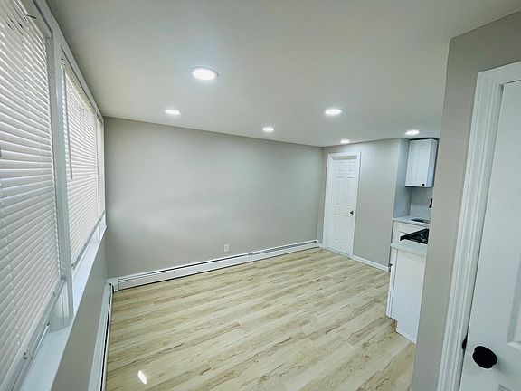 2nd image of 148-150 Lewis St #150-1