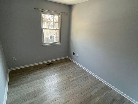 5th image of 15709 Ambiance Dr