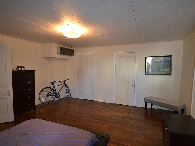 2025 Walnut St #4F — Photo 8