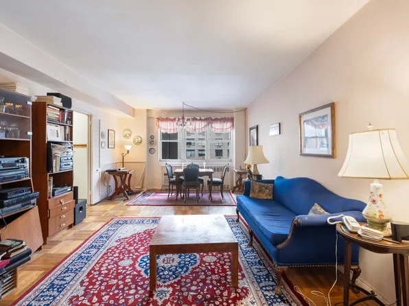 30 West 60th Street image 2 of 14