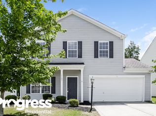 15603 Lakepoint Forest Dr, Charlotte, NC 28278