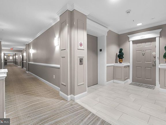 4th image of 701 Fallsgrove Dr APT 201