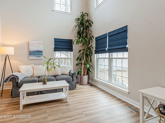 5th image of 1143 Lakewood Cir