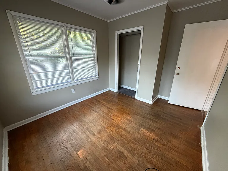 1207 Holly St — Photo 8