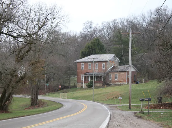 1521 Adamsville Rd, Zanesville, OH 43701