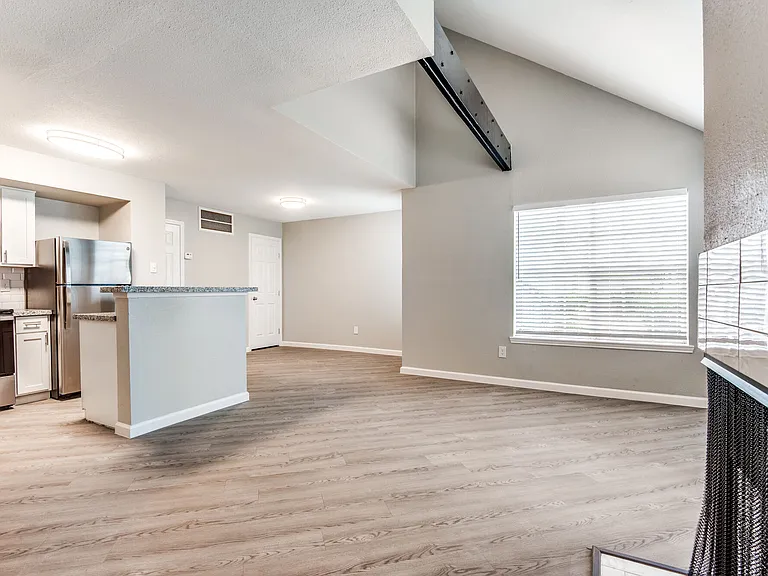 14135 Champions Dr — Photo 17