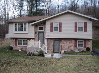 303 Cove St, Bluefield, VA 24605