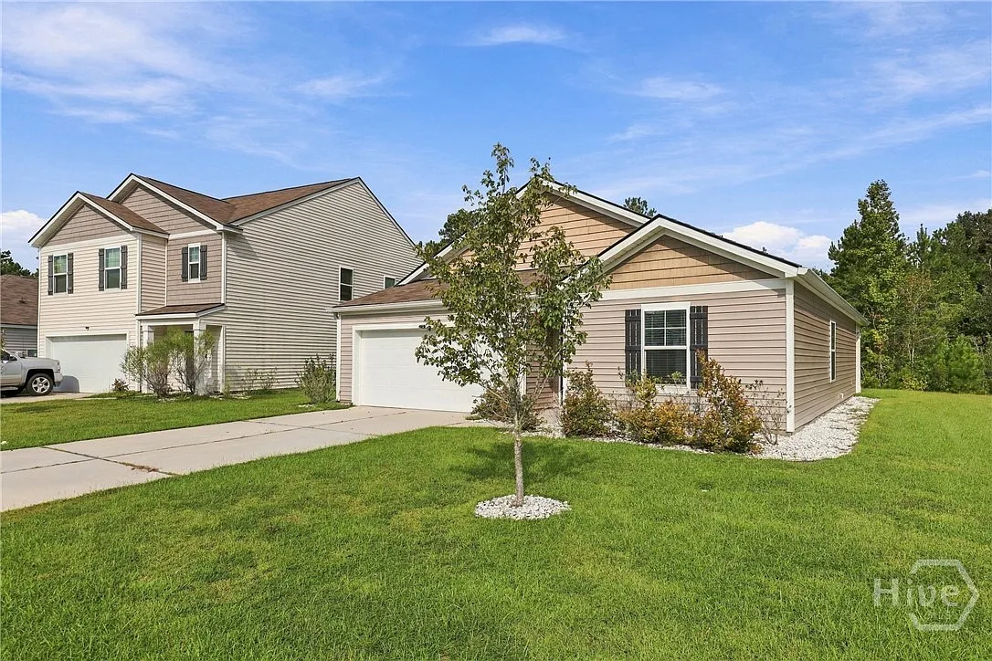 3 bed, 2.0 bath, 1469 sqft, $2,175 — Photo 3