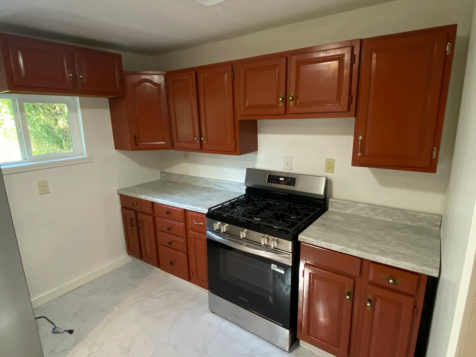 2 bed, 3693 sqft, $1,200 — Photo 1