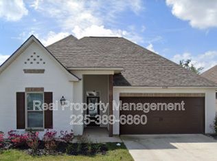 6338 Lake Edge Dr, Baton Rouge, LA 70820