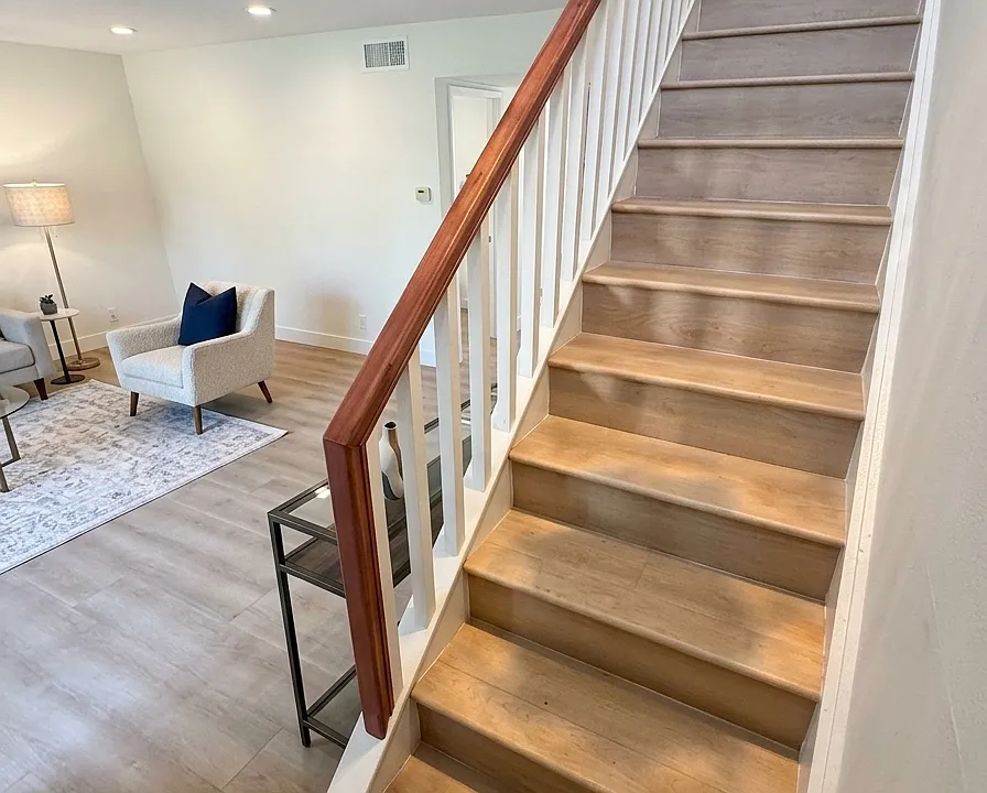 329 Surry Ct