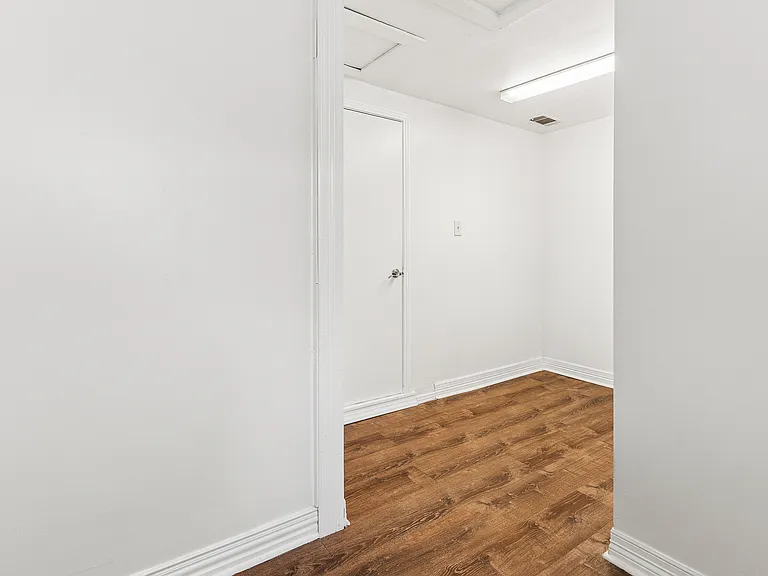 6950 Hillcrest Ave — Photo 21