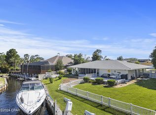 383 Wahoo Rd, Panama City Beach, FL 32408
