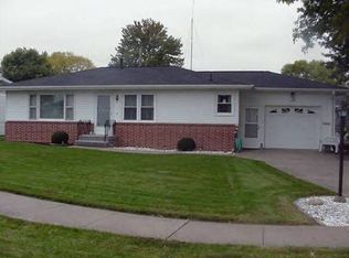 100 Greenbrier Dr, Burlington, IA 52601