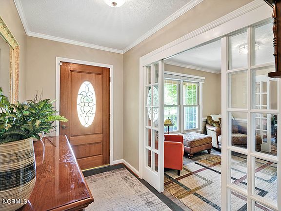 2nd image of 301 Greenwich Lane