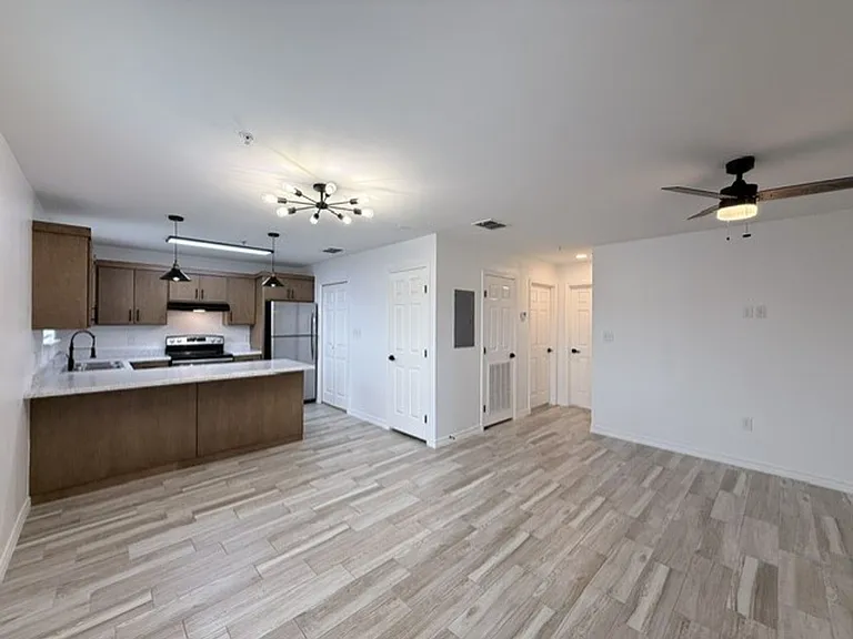 2717 N Arkansas Ave — Photo 3