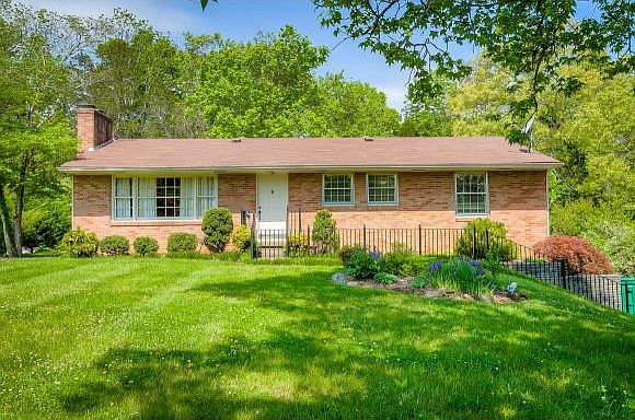 1st image of 590 Dogwood Dr