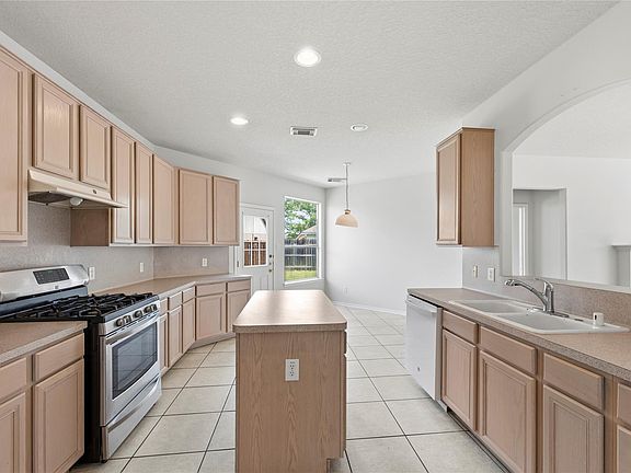 5th image of 2206 Cambridge Dale Ct