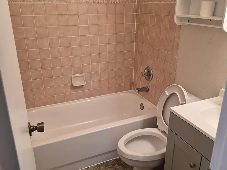 SE 6th Pl — Photo 1