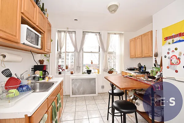 Rented by RES New York | media 20