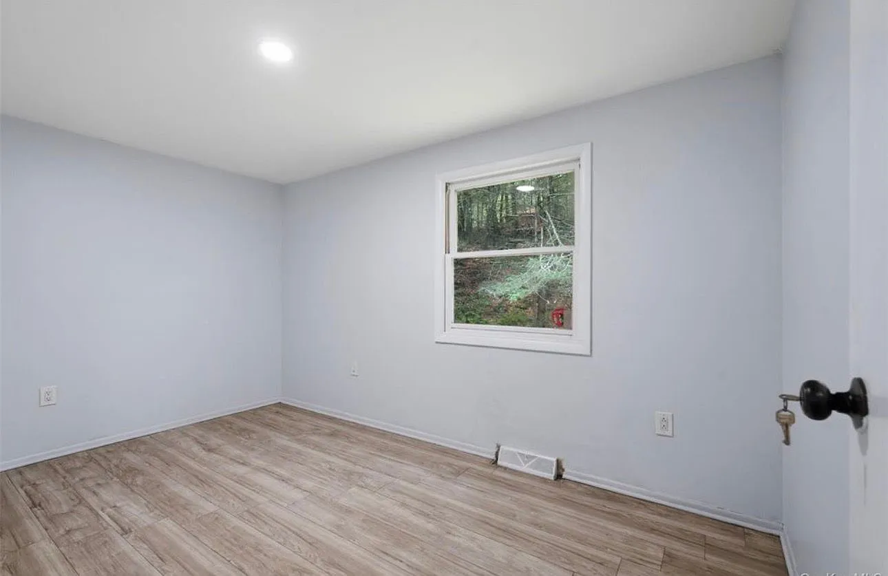 3 bed, $2,250 — Photo 1