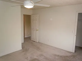1907 Girard Blvd NE — Photo 24