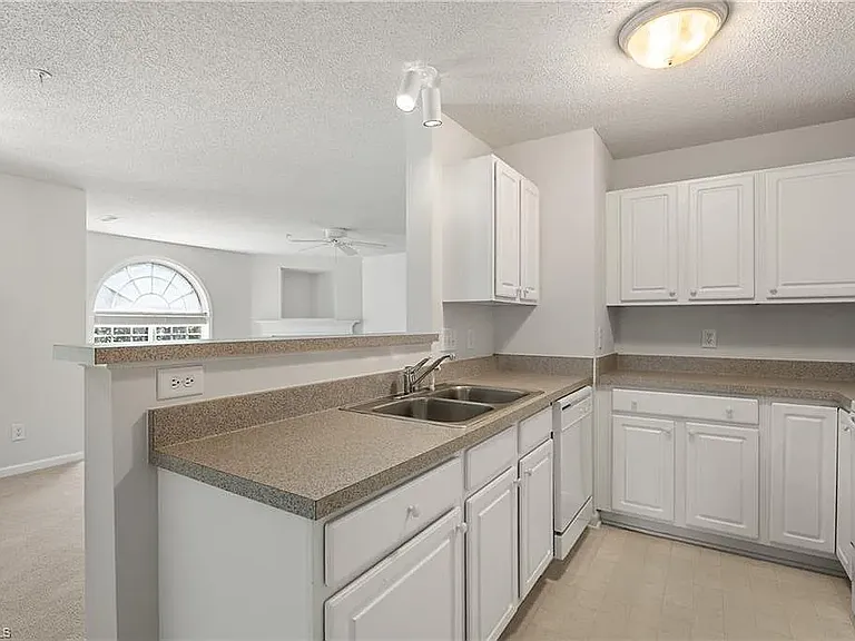 1023 Timberline Ridge Ct — Photo 6
