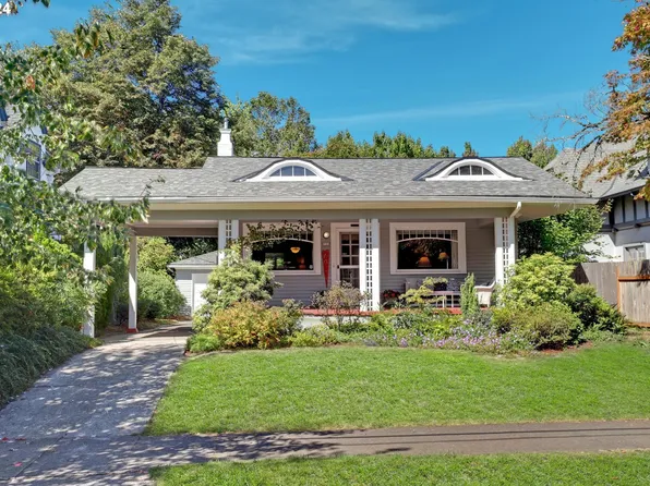 731 NE Hazelfern Pl, Portland, OR 97232