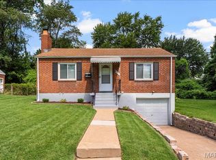 8871 Granada Pl, Saint Louis, MO 63136