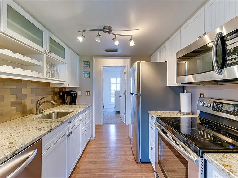 923 Sandpiper Cir #923 — Photo 9