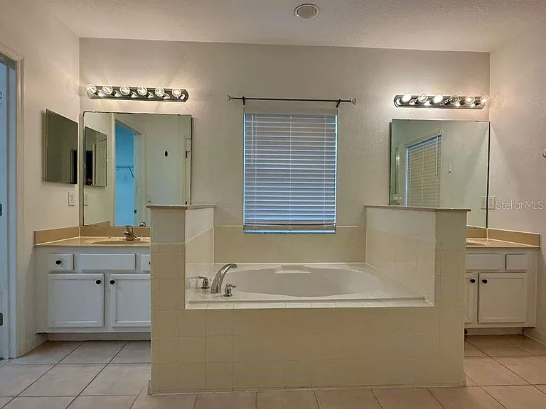 14488 Whittridge Dr — Photo 31