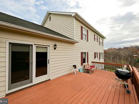 5th image of 105 Asbury Ct
